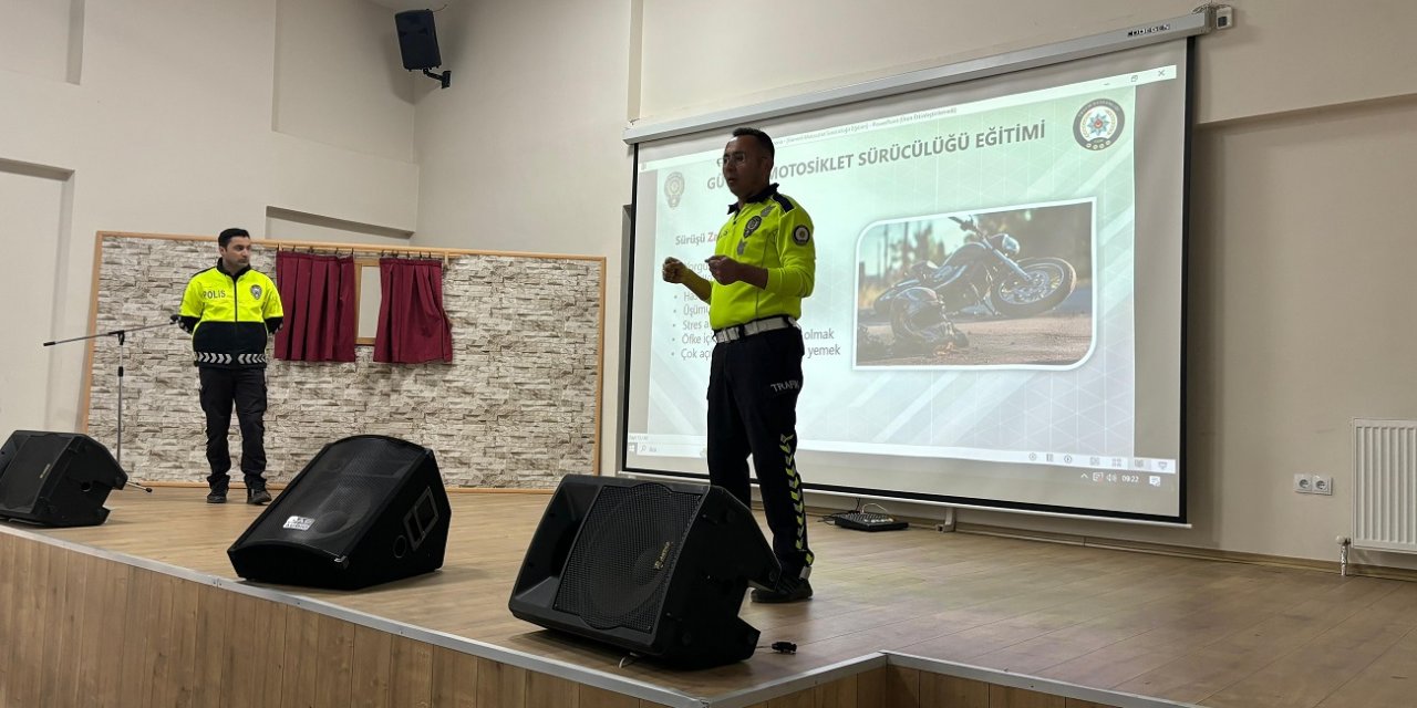 Şarkışla'da öğrencilere trafik eğitimi verildi