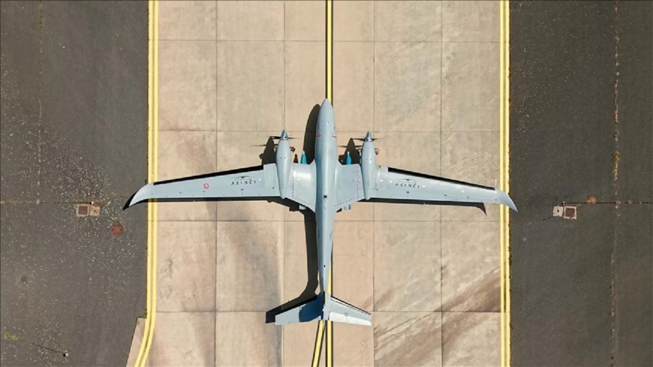 Bayraktar AKINCI'dan TEBER-83 güdüm kitiyle başarılı atış