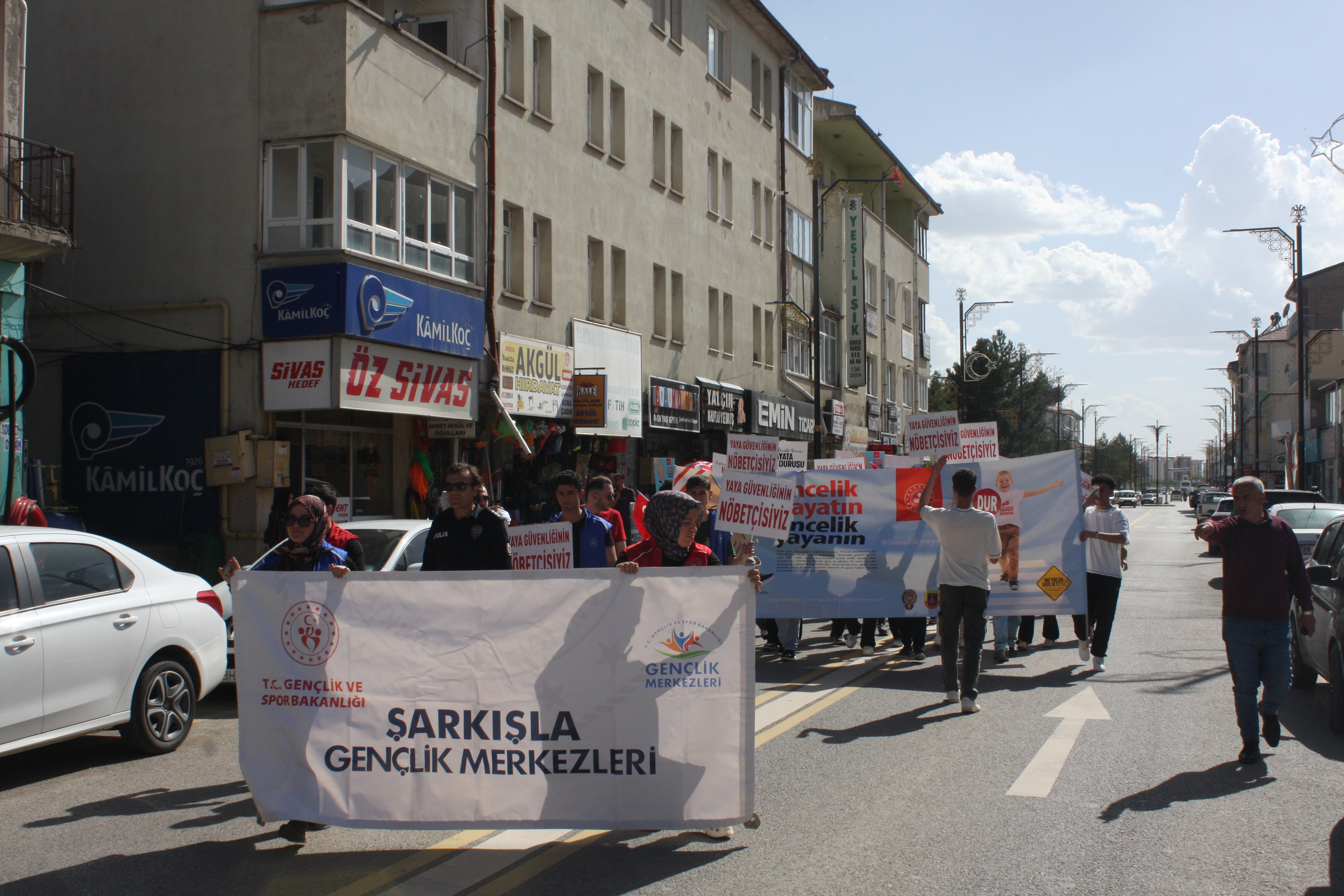 Şarkışla'da farkındalık yürüyüşü