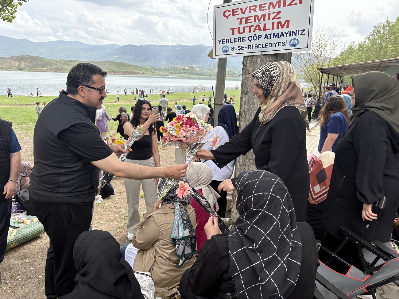 Suşehri'nde Hıdırellez ve Anneler Günü Kutlandı