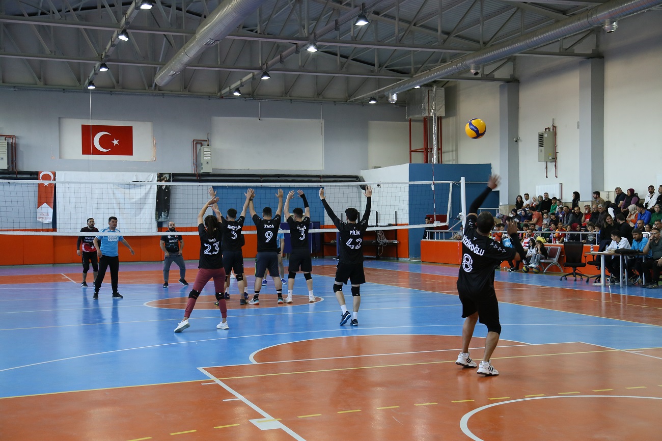 Gemerek'te Kurumlar Arası Voleybol Turnuvası