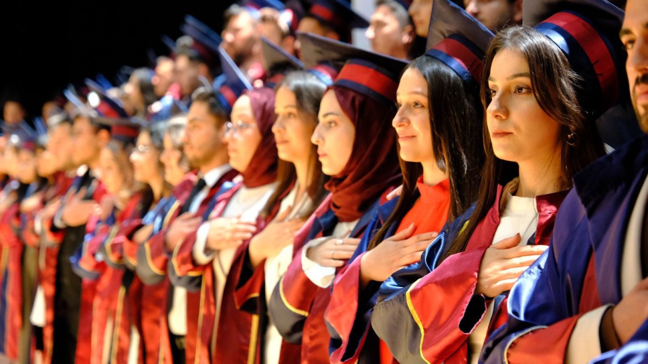 Veteriner hekimler mezuniyet heyecanı yaşadı