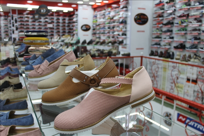 Mağazalarda İNDİRİM DÖNEMİ