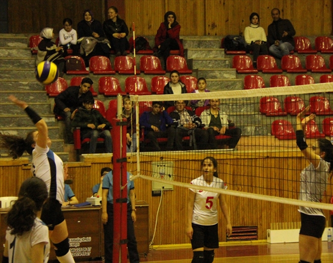 TELEKOMSPOR 3-1´LE BAŞLADI