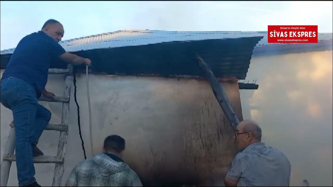 Komşusunun Odunluğunu Yaktı