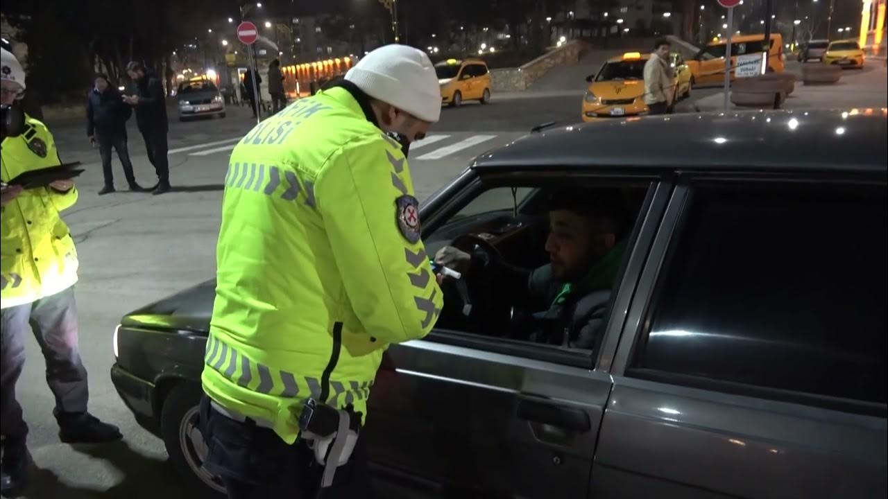 Sivas'ta Polis Ekipler Kuş Uçurtmadı