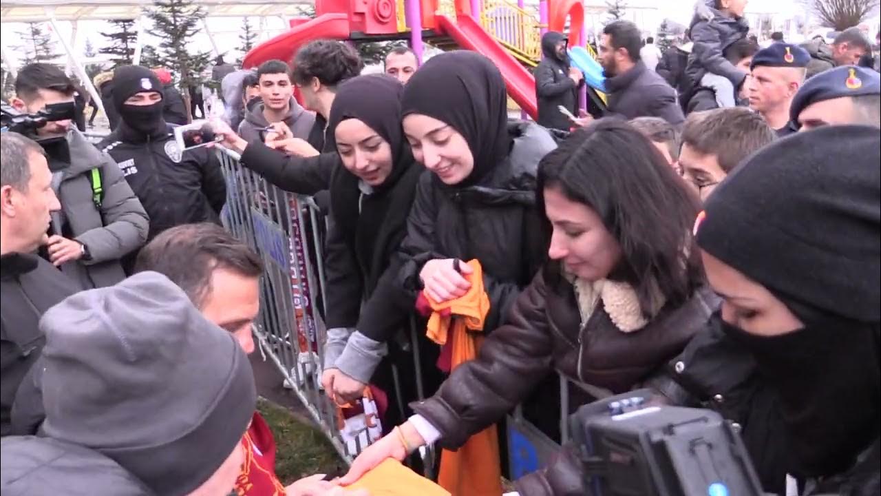 Sivas'ta Galatasaray'a Coşkulu Karşılama