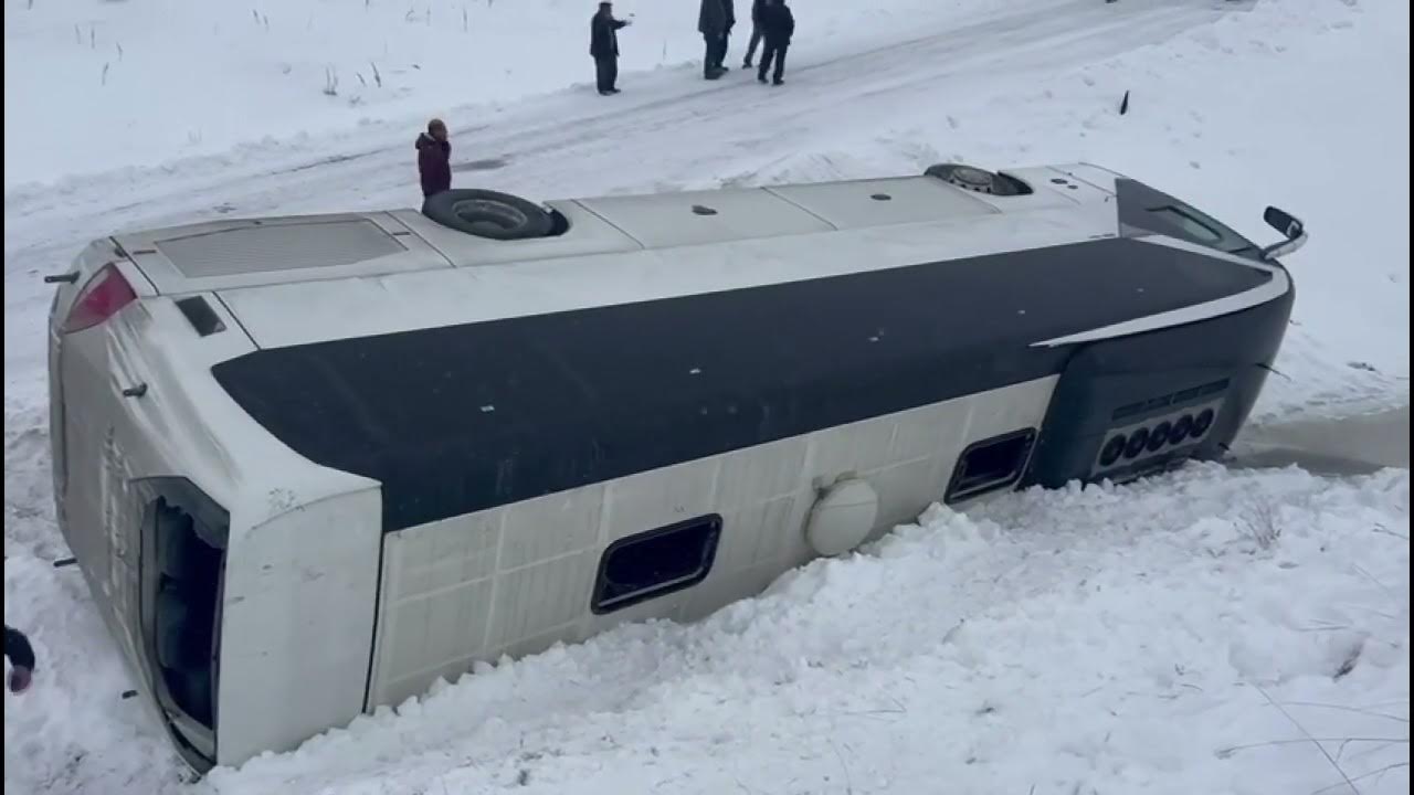 Sivas'ta Otobüs Kazası: 14 Yaralı
