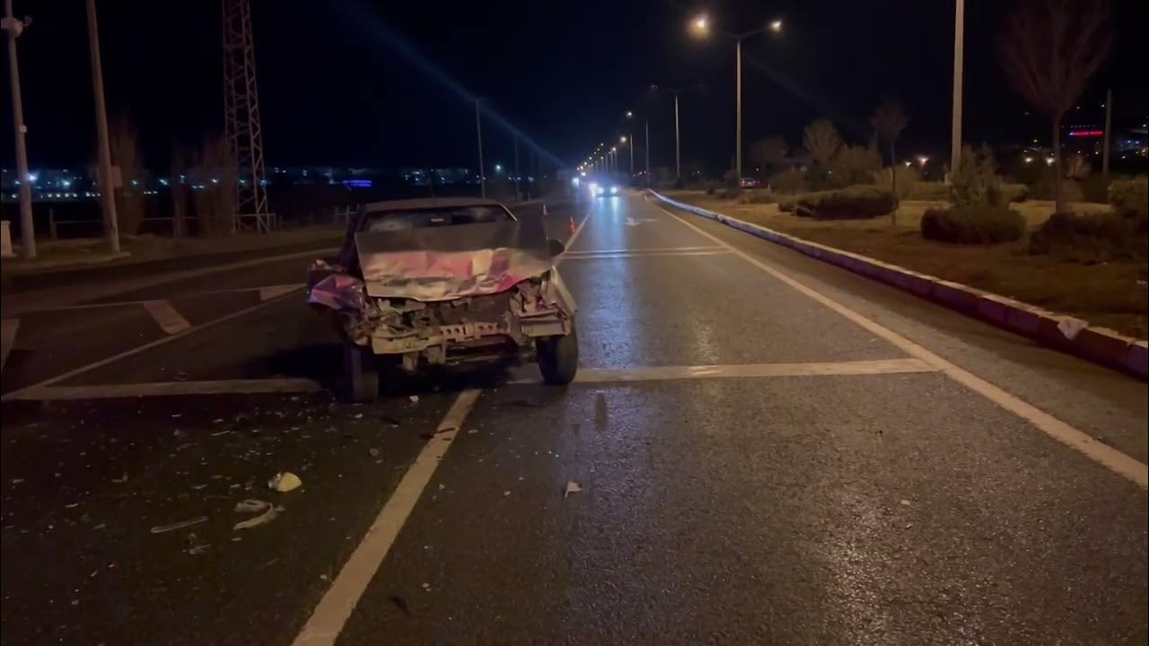 Sivas'ta Kırmızı Işıkta Kaza: 2 Yaralı