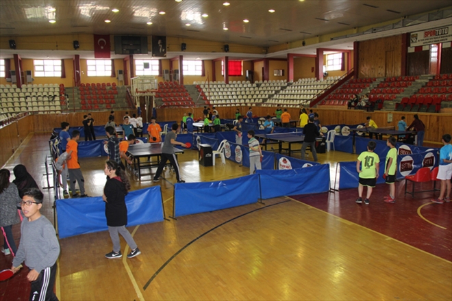 KULÜPLÜ YILDIZLAR MASA TENİSİ BAŞLADI