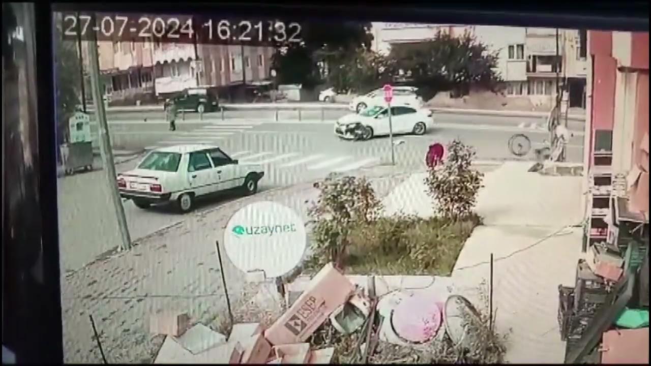 Sivas'ta Feci Kaza Bisiklet Sürücüsü Yola Savruldu