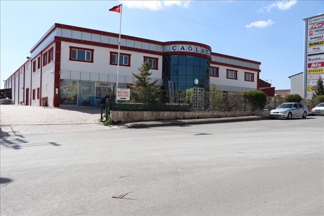 YÜKSEKTEN DÜŞEN İŞÇİ ÖLDÜ