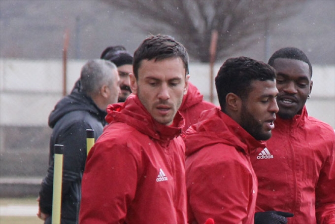 RYBALKA VE DYAKOV YER ALMADI