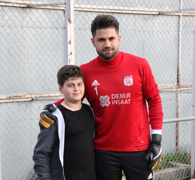 ALİ, BEĞEĞİ TOPLADI