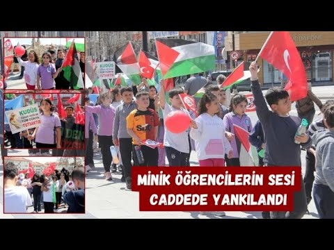 Minik Öğrencilerin Sesi Caddede Yankılandı