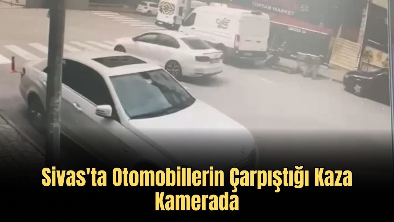 Sivas'ta Otomobillerin Çarpıştığı Kaza Kamerada