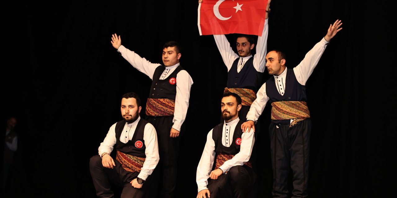 Sivas'ta Engelliler Sahnede Büyüledi