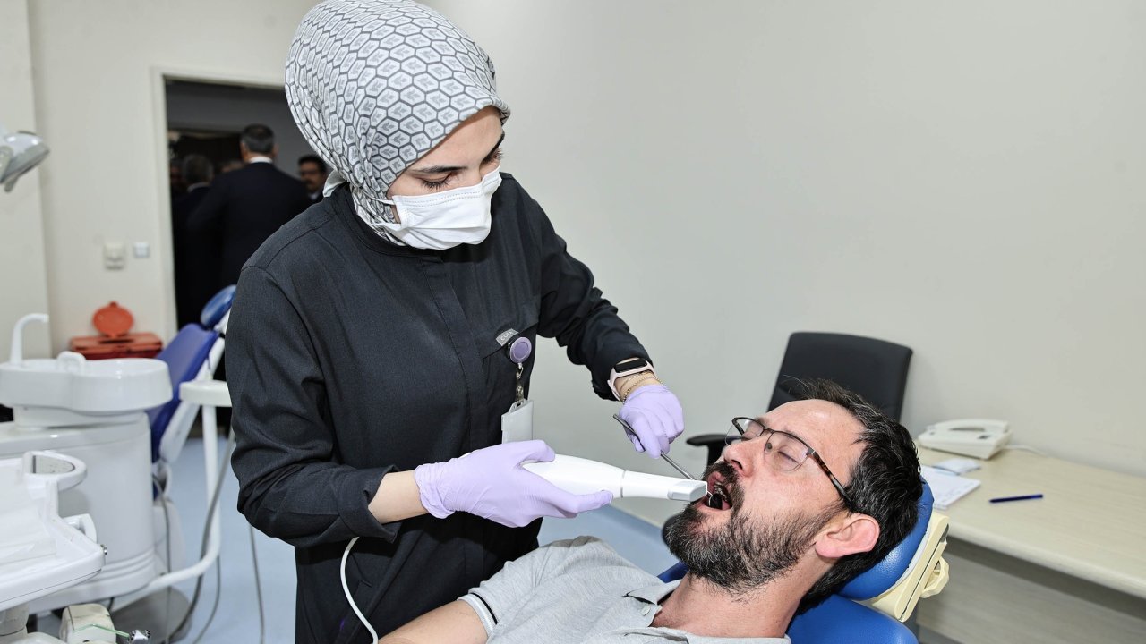 Sivas’ta Bir İlk: Zirkonyum Laboratuvarı Açıldı