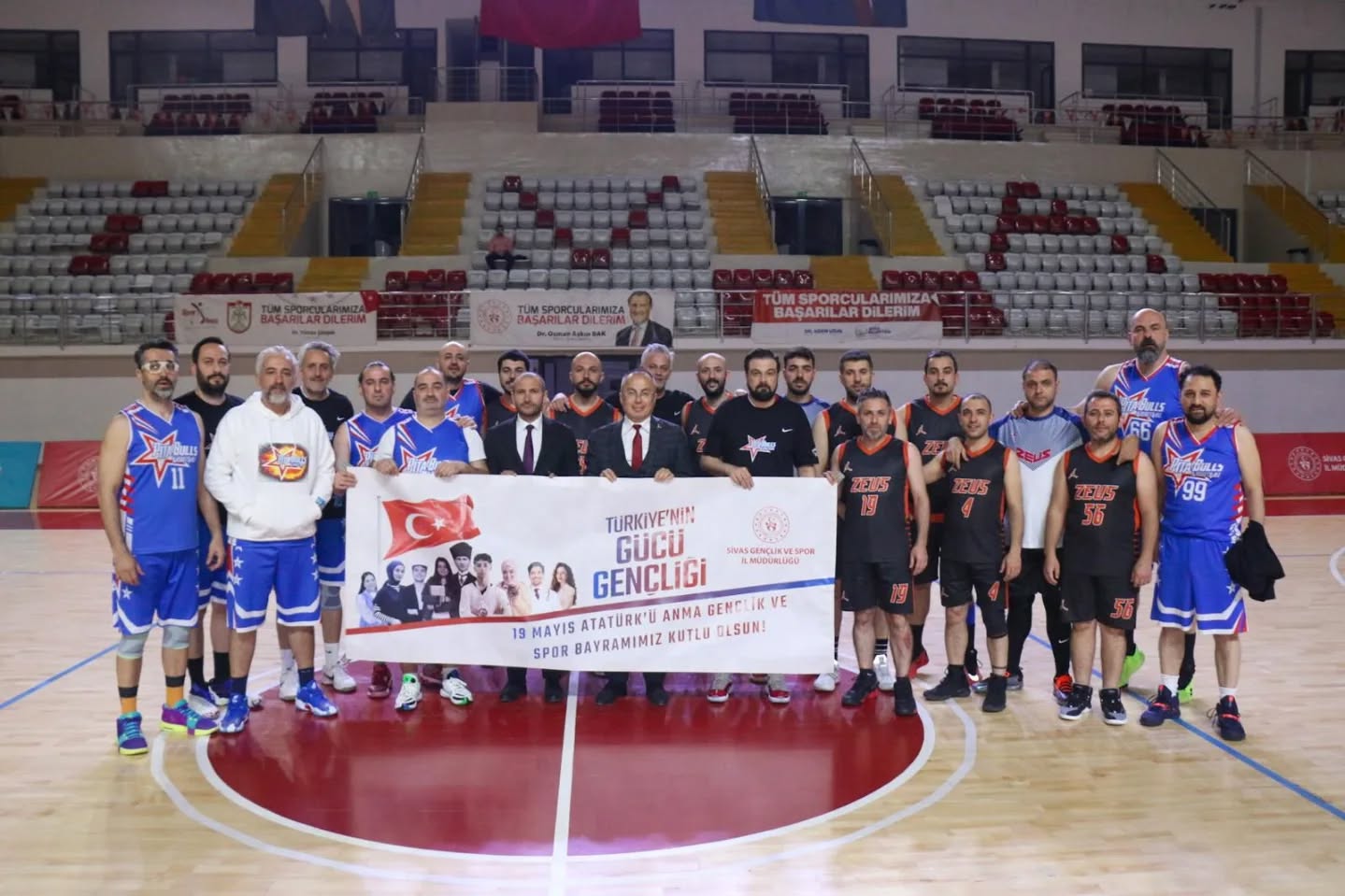 Sivas'ta Müdür Ertem’den Sporculara Ziyaret