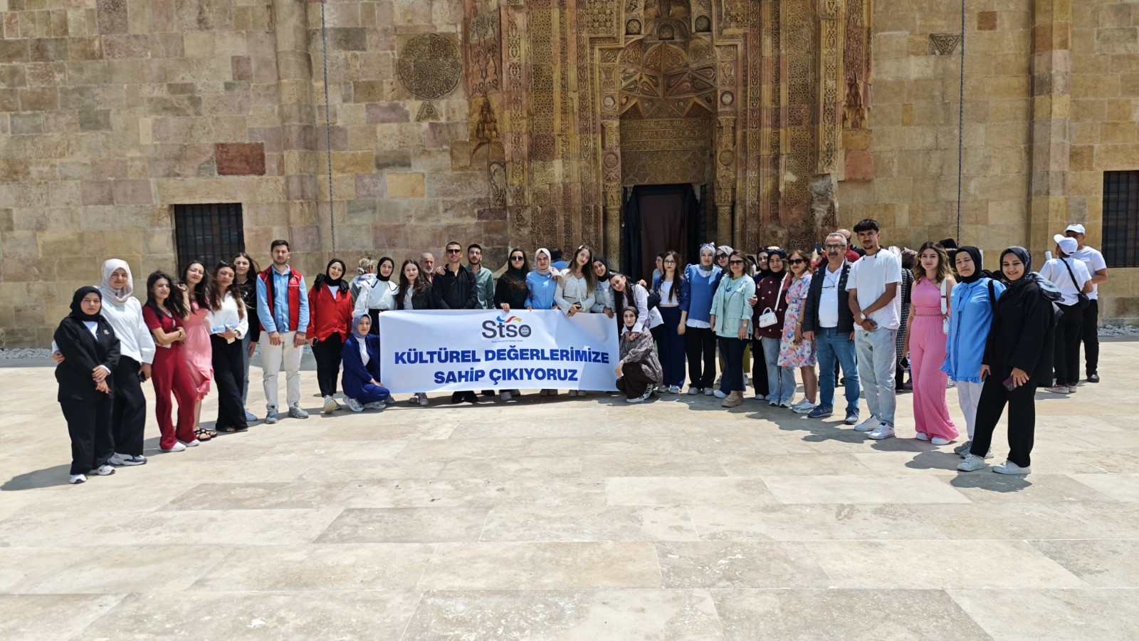 Sivas’ta "Görmeden Ölmeyin"  Denilen Eseri Gördüler