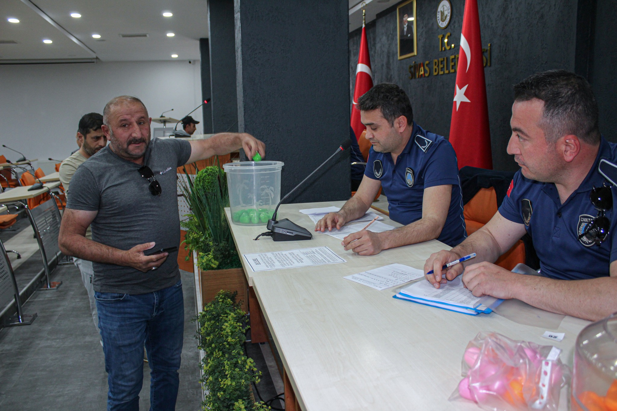 Sivas'ta Kurban Satışı İçin Kura Çekimi
