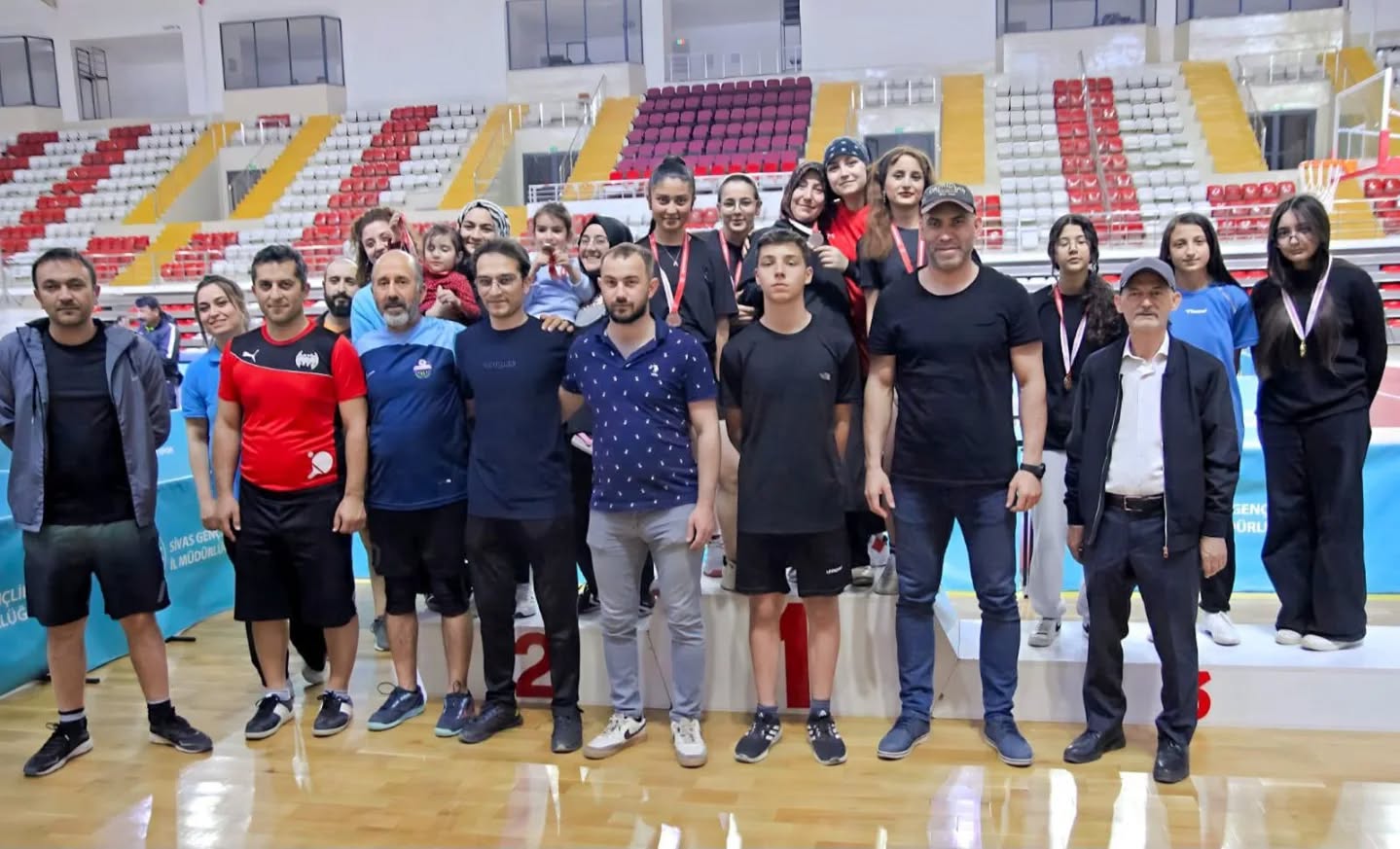 Sivas’ta Masa Tenisi Şampiyonları Ödüllerini Aldı
