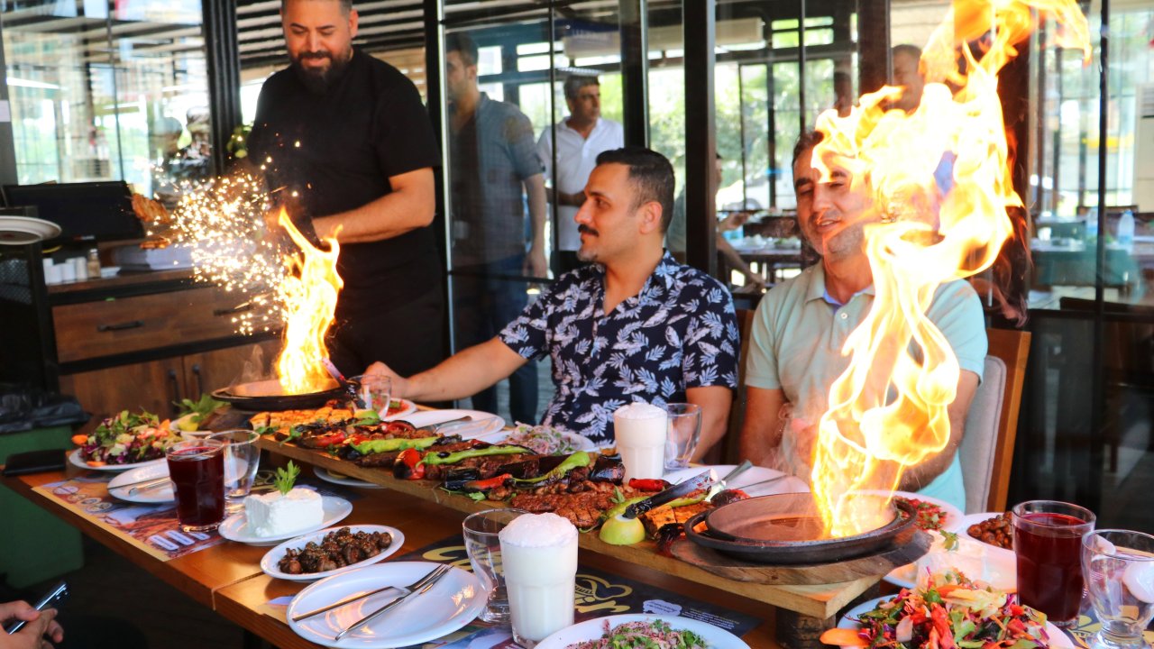 Kebap Savaşları: Bu Kez Adana, Sivas'a ve Tokat'a Rest Çekti