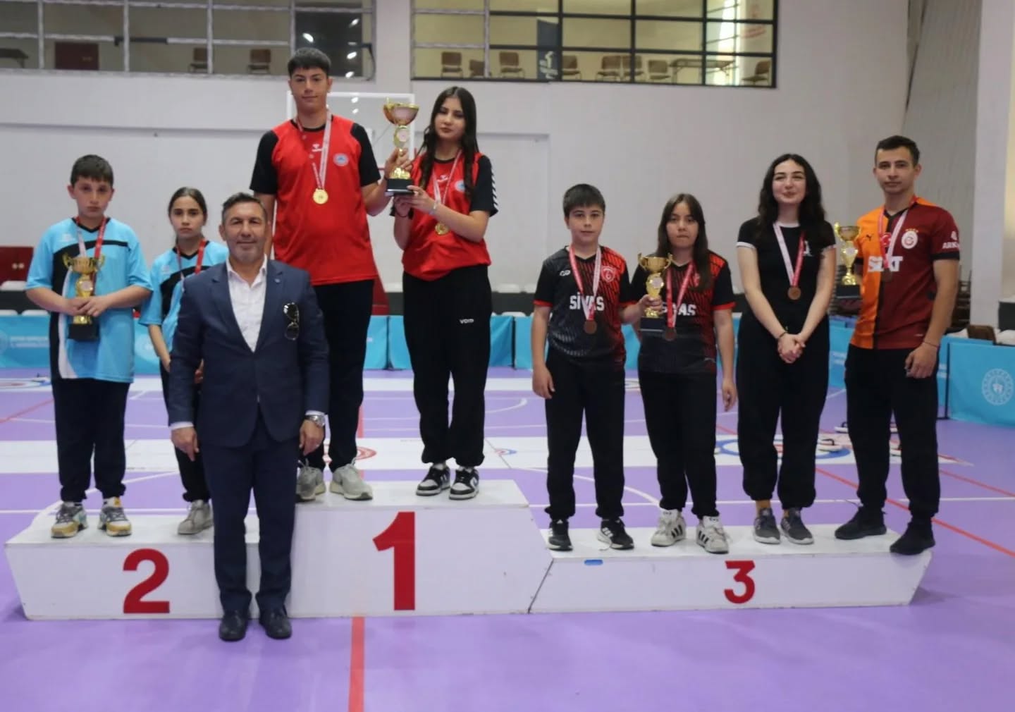 Sivas'ta Dereceye Girenlere Kupa ve Madalya