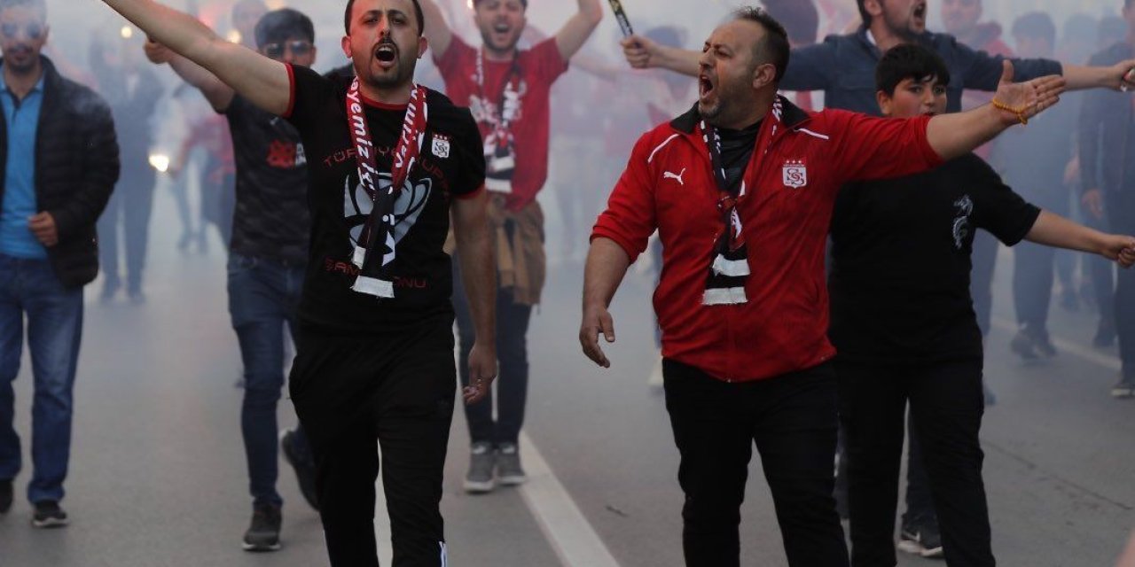 Sivasspor Tribününde Ayrılık