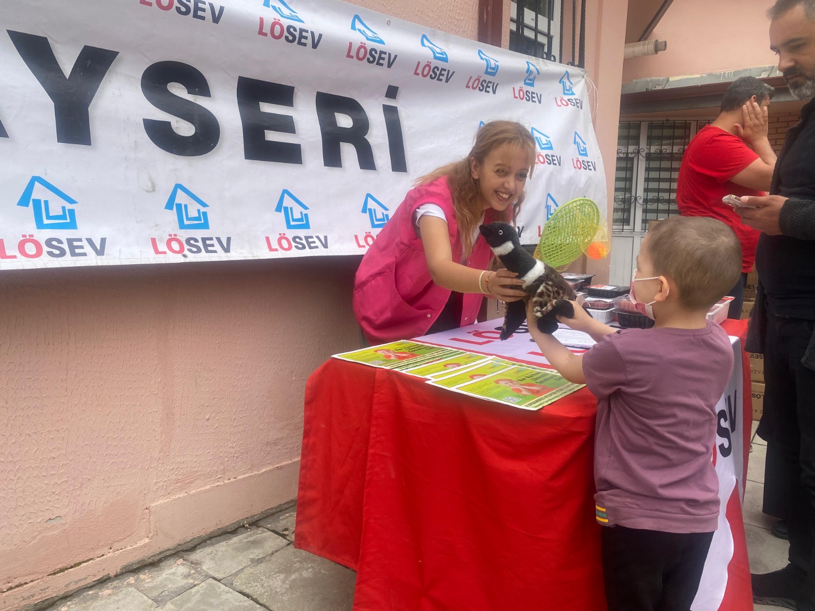 Sivas’ta LÖSEV’in Mutlu Et Projesi Yüzleri Güldürdü