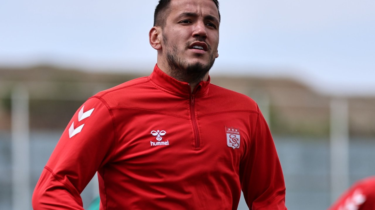 Sivasspor Taraftarının Sevgilisi Gidiyor Mu Kalıyor Mu?