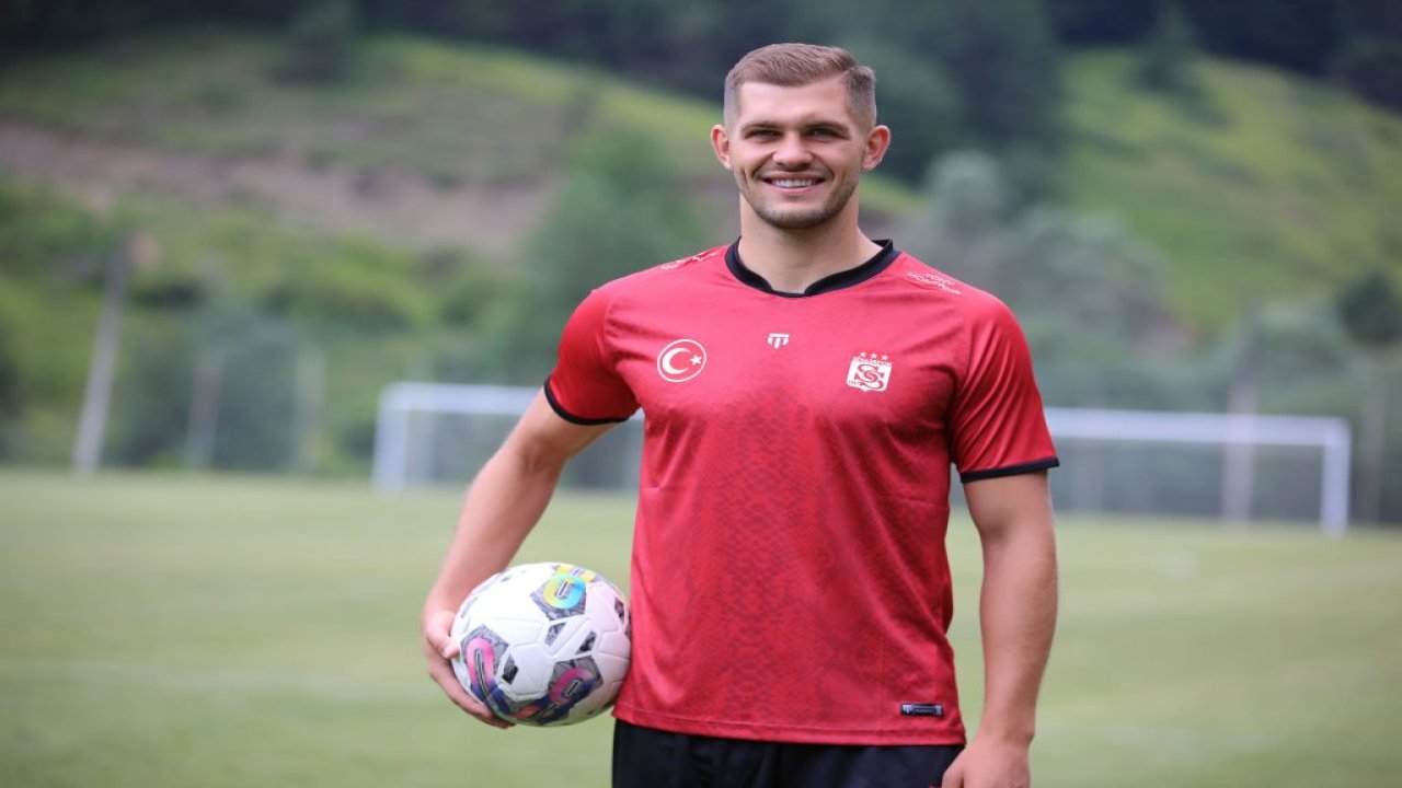 Sivasspor'da Karol Angielski Dosyası Çözüldü