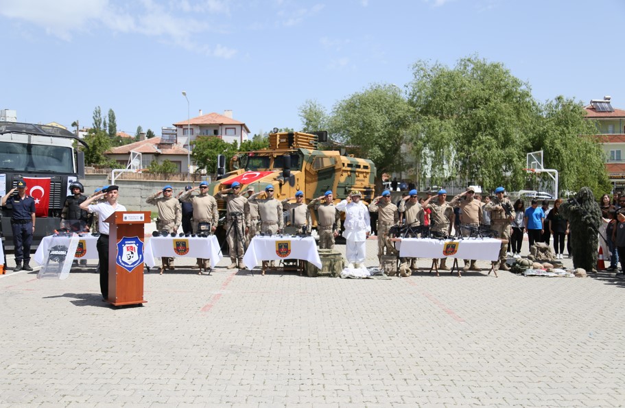 Gemerek'te Öğrencilere Jandarma Tanıtıldı