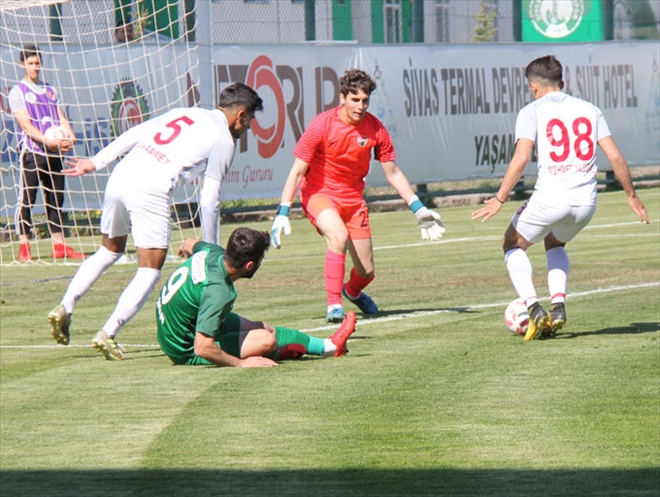 BELEDİYE PLAY-OFF´U GARANTİLEDİ