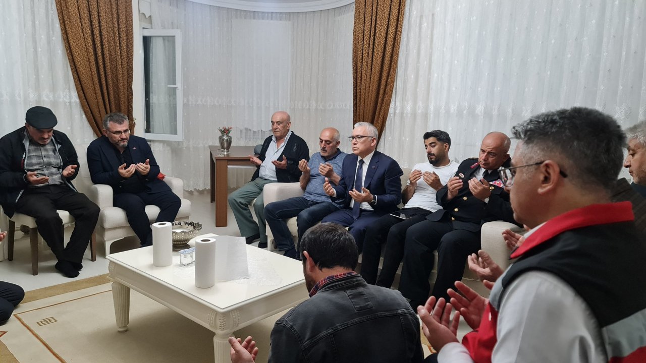 Şehit ailesine taziye ziyareti