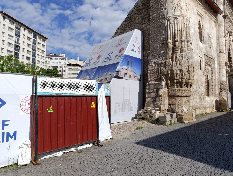 Sivas’ta Şeffaflık Tartışması Büyüyor! Restorasyon İhaleleri Aynı Firmaya mı Gidiyor?