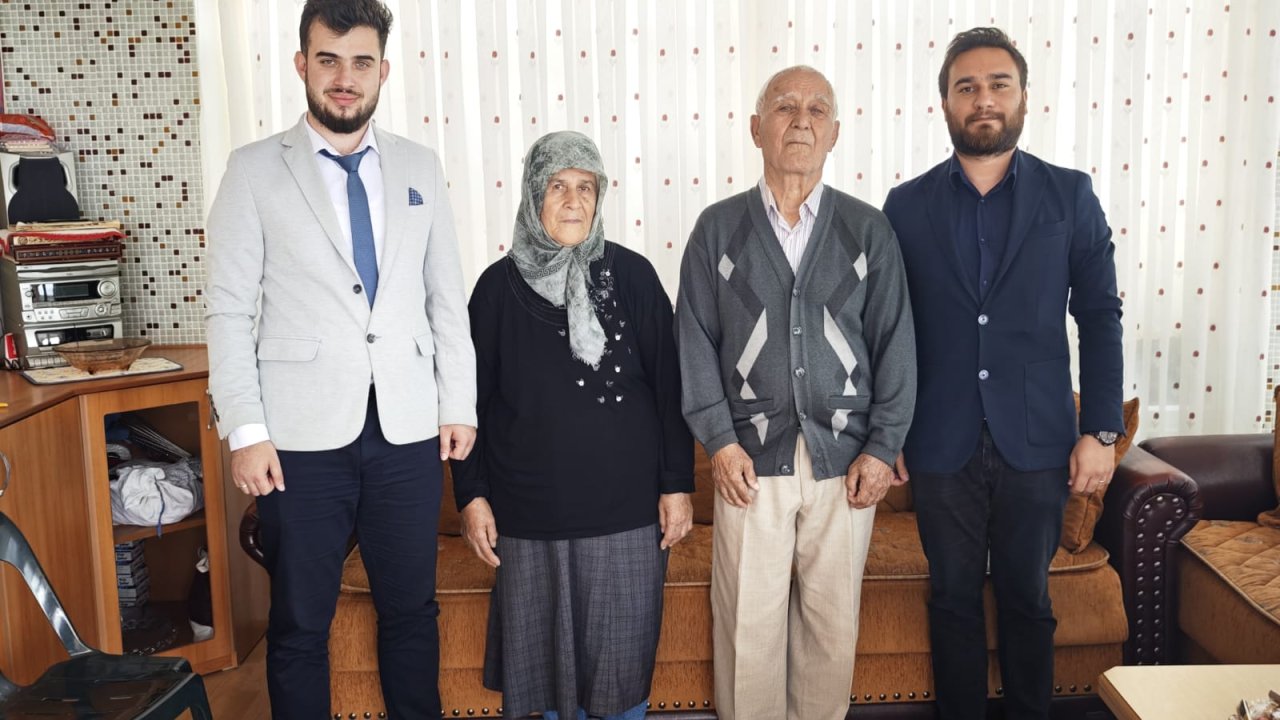 Hastaneye panoramik röntgen cihazı bağışlayan aile ziyaret