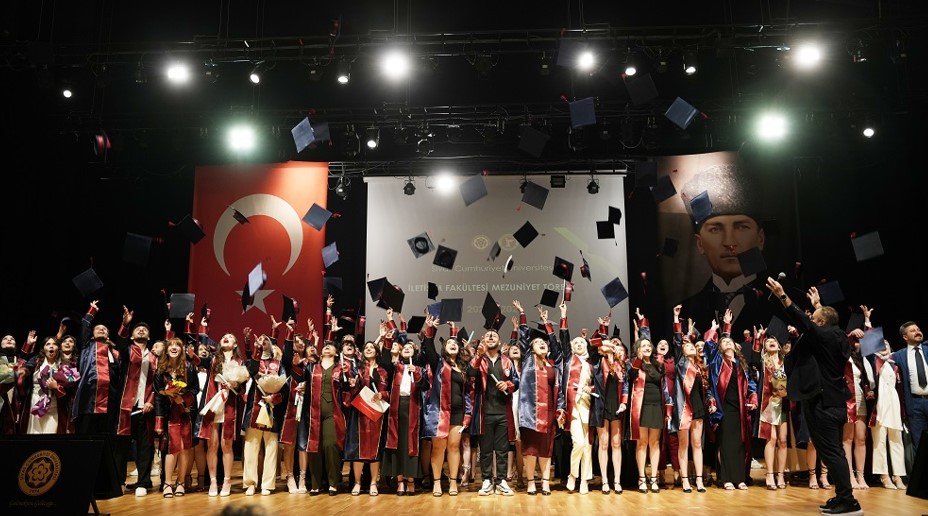 Sivas'ta Geleceğin İletişimcileri Kep Attı