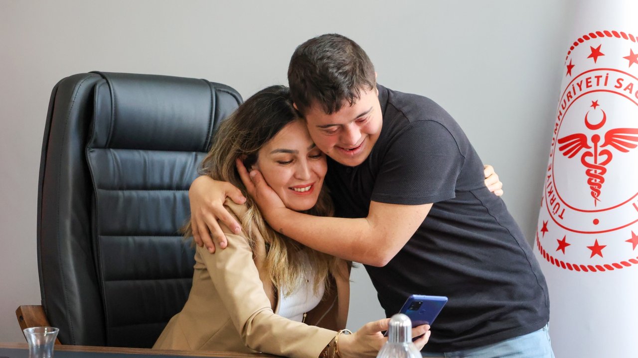 Sivas Valisinin Eşi Yılın Annesi Seçildi