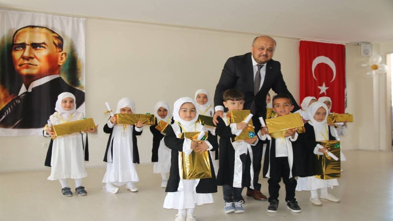 Miniklerin Kuran Kursu Mezuniyet Sevinci