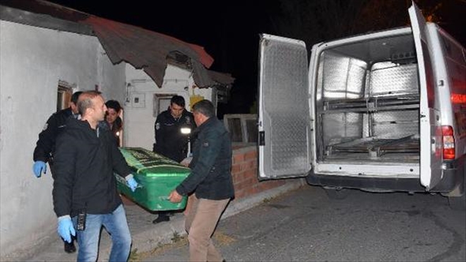 ÇOCUKLARIMA İYİ BAKIN NOTU BIRAKIP İNTİHAR ETTİ