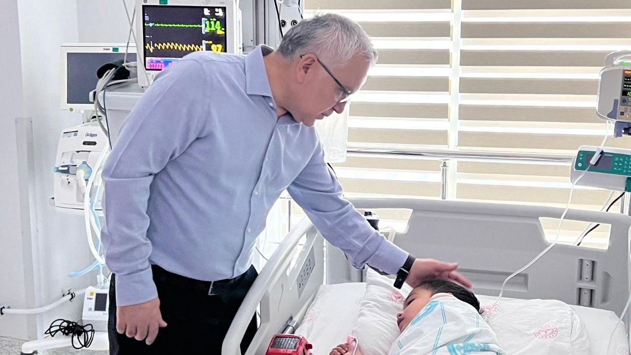 Sivas Valisi Şimşek'ten Kazazedelere Ziyaret
