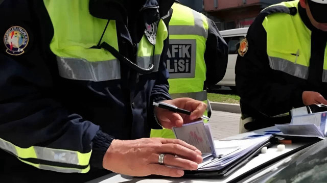 Yıldızeli’nde Trafik Cezaları Tepki Topladı!