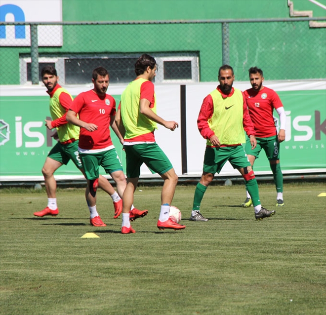 BELEDİYE RAKİBİNİ BEKLİYOR