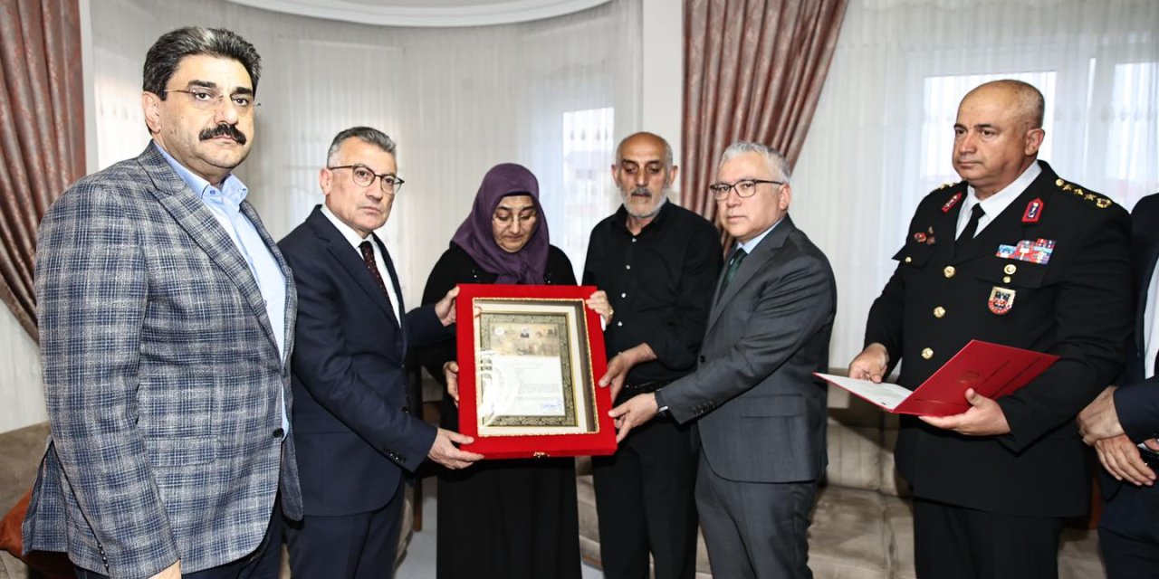Kahraman Şehidin Ailesine Şehadet Belgesi