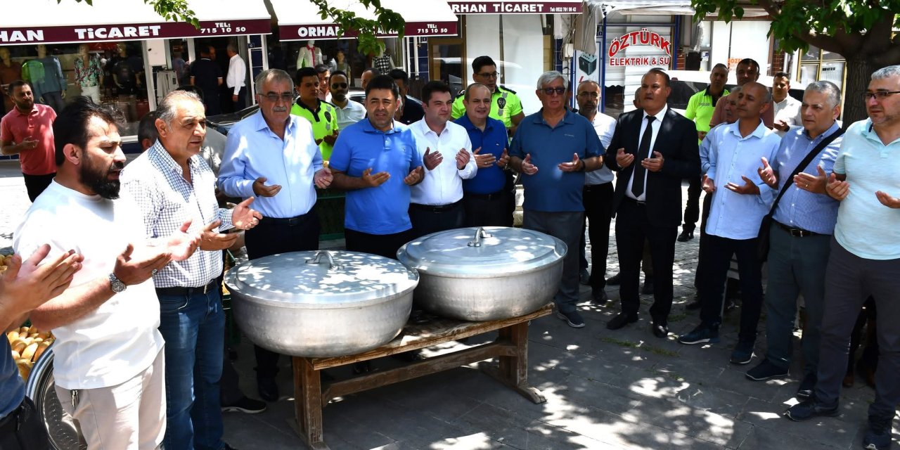 Sivas'ta 2 Bin Kişilik Kavurma Dağıtıldı