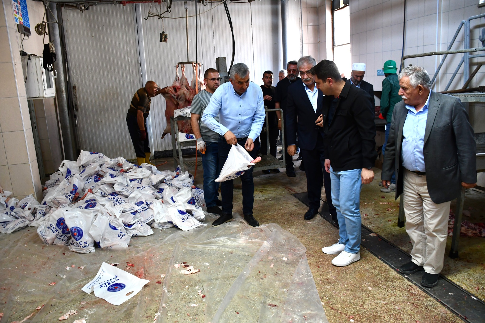Sivas'ta Kurban Etleri Ailelerle Paylaşıldı