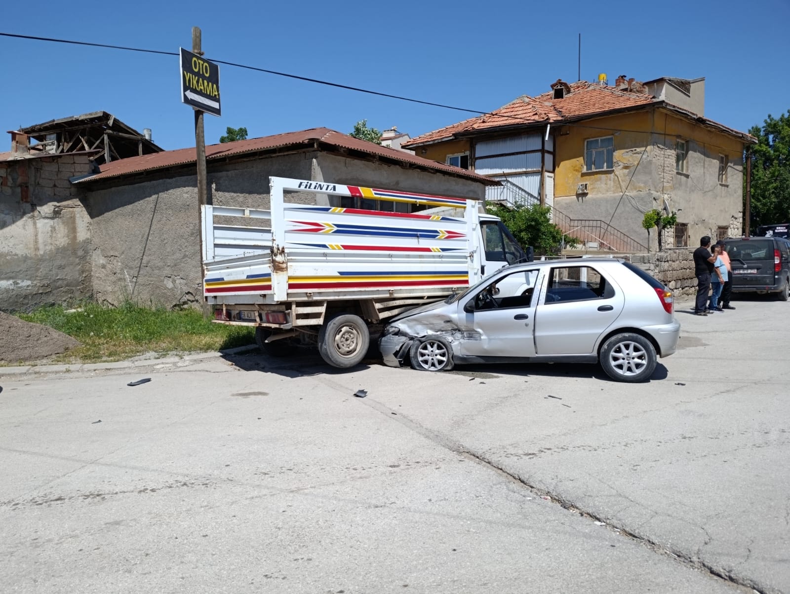 Sivas'ta Trafik Kazası: 3 Çocuk Yaralandı