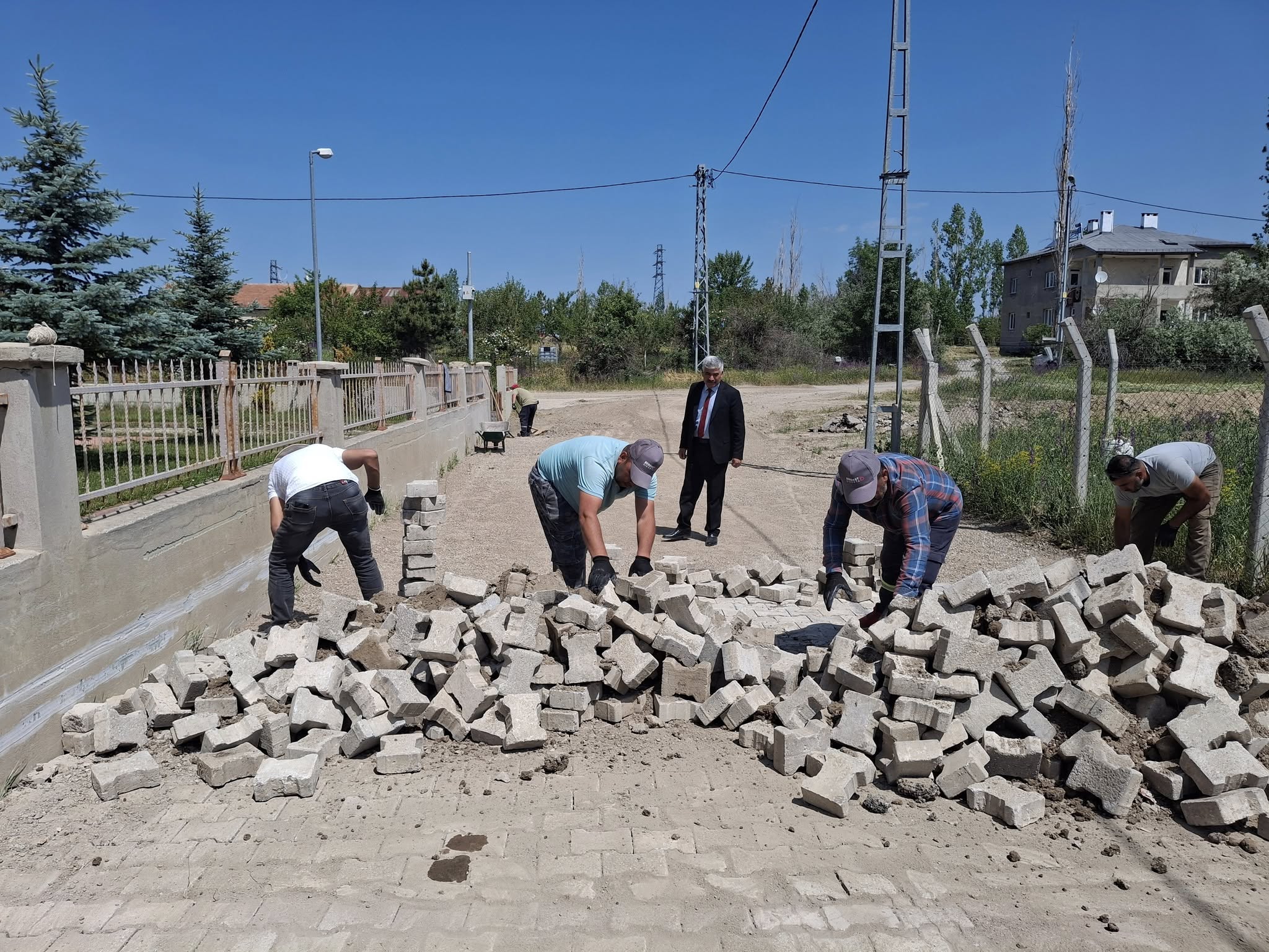 Ulaş'ta Yollara Parke Taşı Döşeniyor