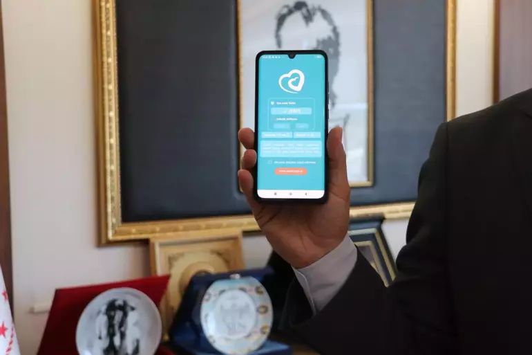 'Annelik Yolculuğu' mobil uygulaması kullanımda
